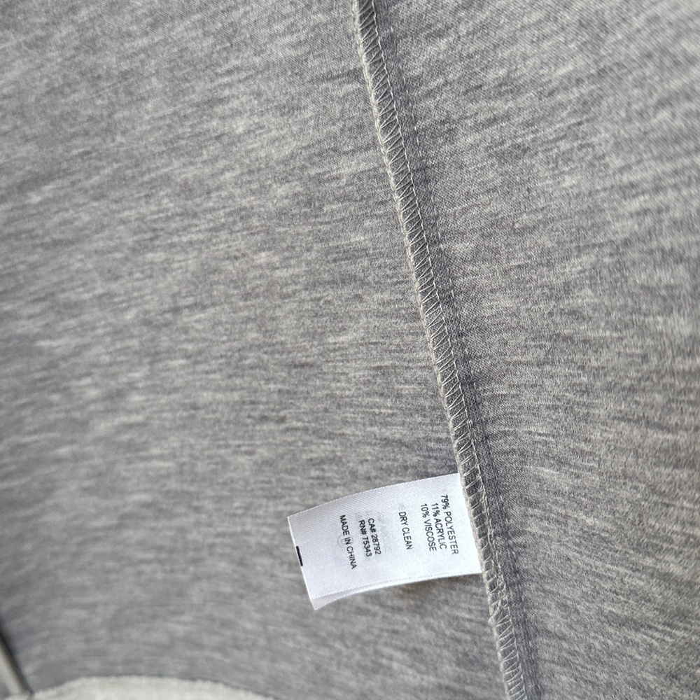 Joie Gray Sleeveless Women's Long Vest No Buttons Size M Soft Material w/ Pocket - Picture 8 of 9